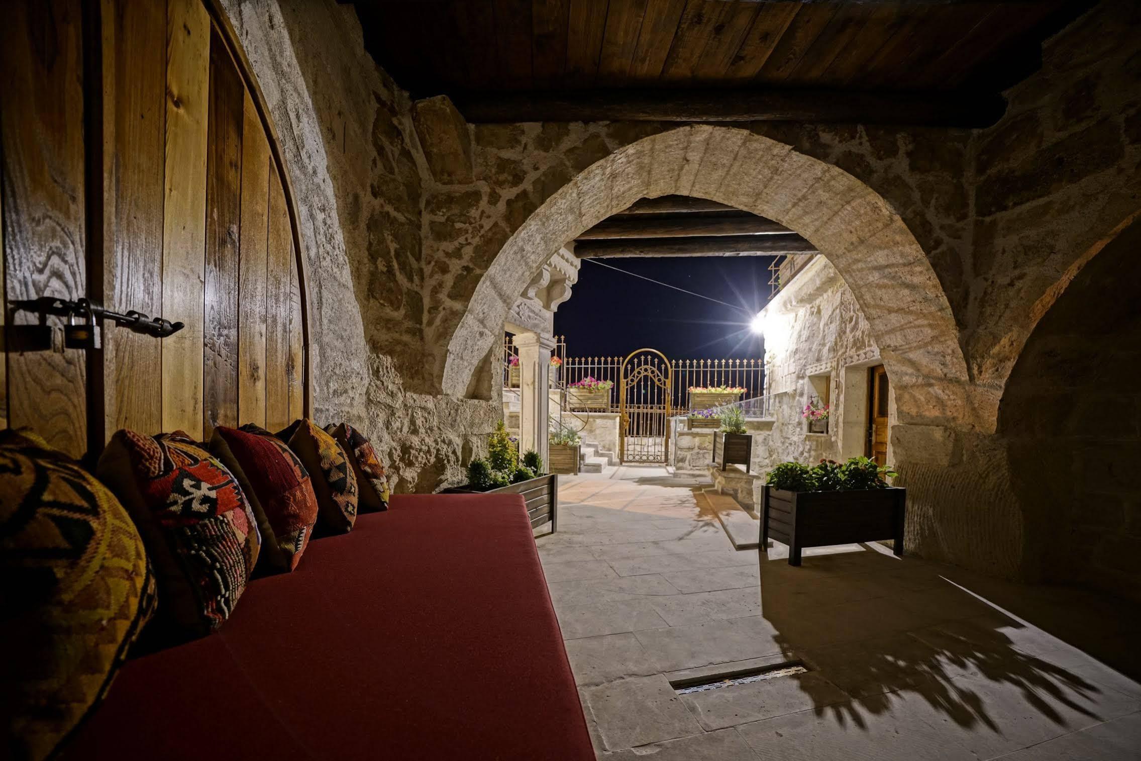Vigneron Cave Hotel Невшехір Екстер'єр фото